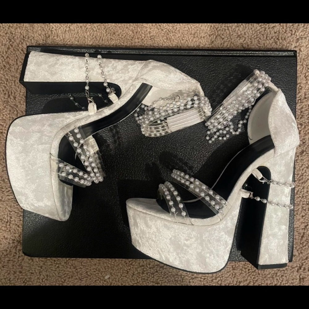 White Velvet Platform Heels with Pearl Chain Accents - Picture 5 of 10